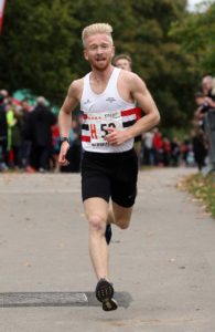 Joe Wilkinson brings Lincoln Wellington home for 3rd place in the senior mens 6 stage road relay, 2017